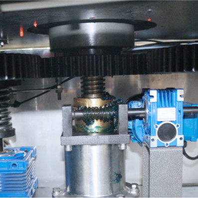6500 BPH Rotary Type Machine automatique de couvercle FX-8AH 80ml-1000ml Avec 8 têtes de couvercle