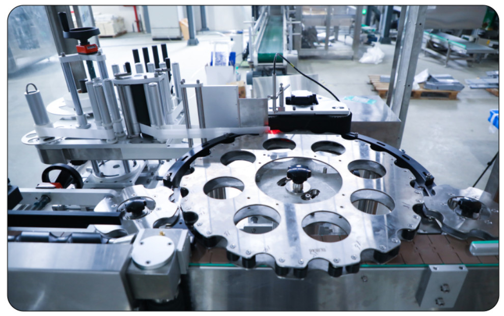 TN-200DH machine rotative à grande vitesse automatique de marquage de bouteilles rondes pour 5L-30L ligne de remplissage de bouteilles 10000 BPH