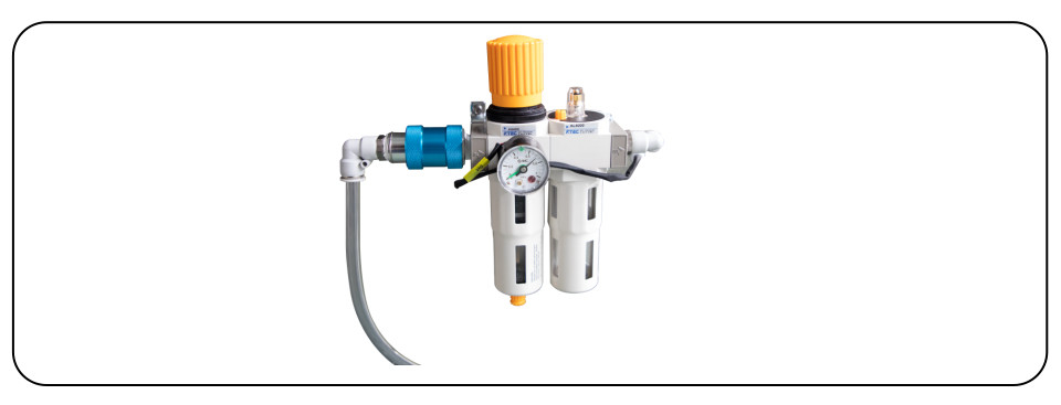 Machine de remplissage à micro-ordinateur CDP-12E Facilité d'intégration dans la chaîne de production pour l'emballage liquide chimique sans soudure